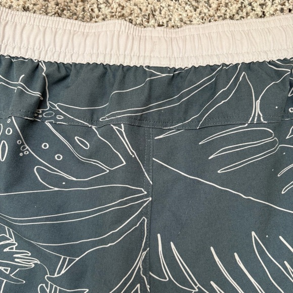 Vuori Maverick Volley Shorts - Picture 7 of 10